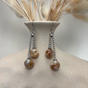 Gardgy Silver and Brown Chain Earrings. Handmade. Stainless steel. Pressed shell